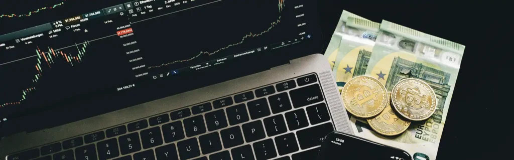 Computer, money and bitcoins for Portugal crypto tax