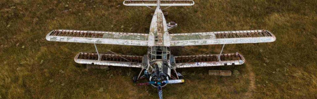 abandoned plane in Pearls Airport