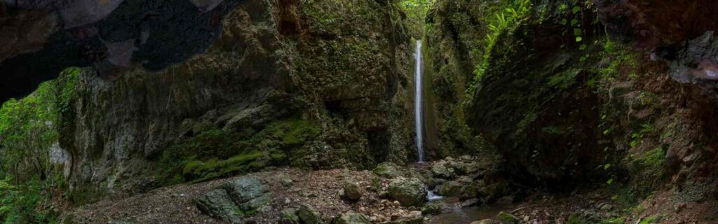 moque caves